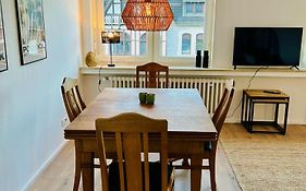 FeelsLikeHome - Wunderschöne und zentrale Wohnung mit Balkon&Parkplatz